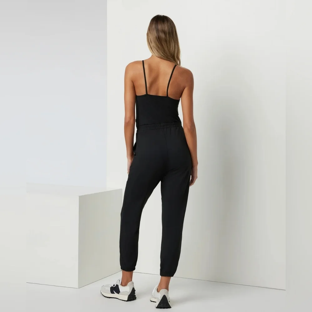 NWT Women's Vuori Lux Jogger V-Neck Jumpsuit Size Large. Color Midnight Heather - Picture 2 of 4